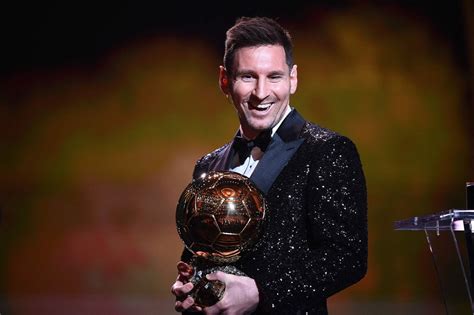 A­l­t­ı­n­ ­T­o­p­ ­Ö­d­ü­l­ü­­n­ü­ ­b­u­ ­k­e­z­ ­M­e­s­s­i­ ­k­a­z­a­n­d­ı­